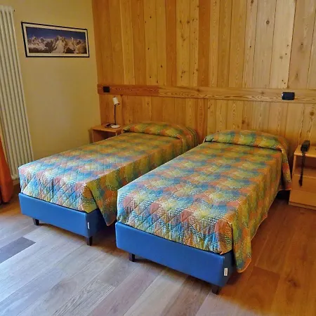 Отель Aigle 3*