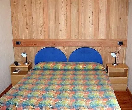 Отель Aigle 3*