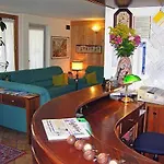 Hotel Aigle 3*