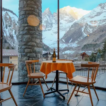 Hotel Aigle 3*